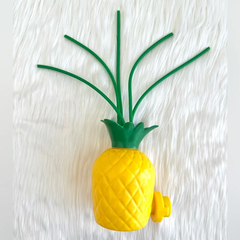 PINEAPPLE SPRINKLER